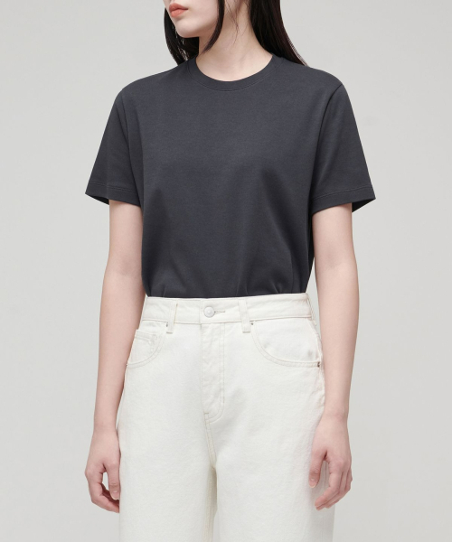 MUSINSA STANDARD WOMAN（ムシンサスタンダードウーマン）の「ウィメンズベーシッククルーネックTシャツ[ダークグレー]（Tシャツ/カットソー・レディース・その他・SMALL/MEDIUM/X-SMALL/LARGE/X-LARGE）」の3枚目の写真