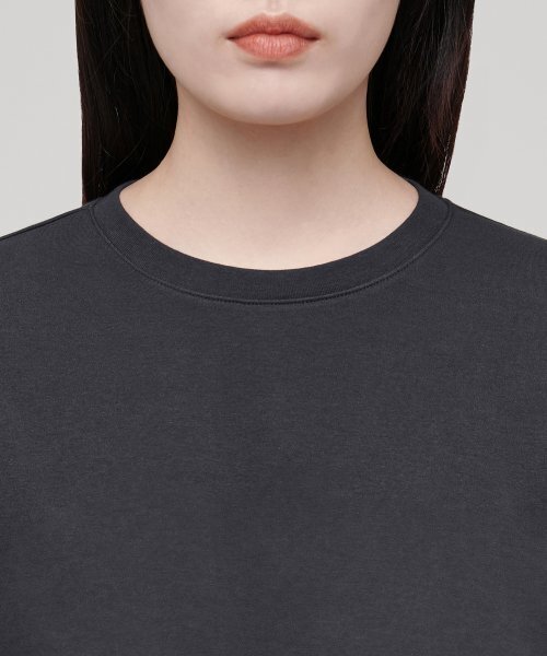 MUSINSA STANDARD WOMAN（ムシンサスタンダードウーマン）の「ウィメンズベーシッククルーネックTシャツ[ダークグレー]（Tシャツ/カットソー・レディース・その他・SMALL/MEDIUM/X-SMALL/LARGE/X-LARGE）」の4枚目の写真