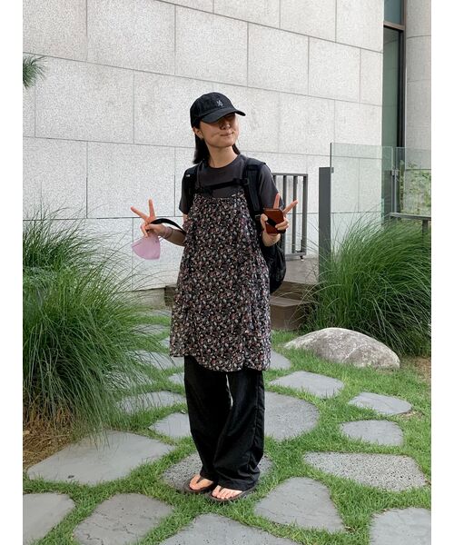 MUSINSA STANDARD WOMAN（ムシンサスタンダードウーマン）の「ウィメンズベーシッククルーネックTシャツ[ダークグレー]（Tシャツ/カットソー・レディース・その他・SMALL/MEDIUM/X-SMALL/LARGE/X-LARGE）」の8枚目の写真