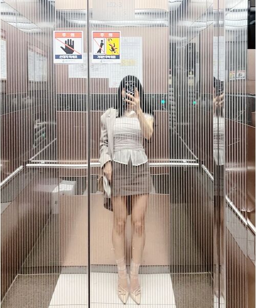 MUSINSA STANDARD WOMAN(ムシンサスタンダードウーマン)の「レディーススリットミニスコート【ダスティベージュ】(スカート・レディース・その他・SMALL/MEDIUM/LARGE/X-SMALL)」の8枚目の写真