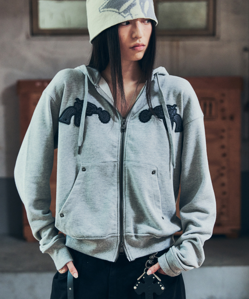 AAKAM(アーカム)の「Gun Wappen Zip-Up Hoodie (Gray)(パーカー・レディース・その他・2/1)」の10枚目の写真