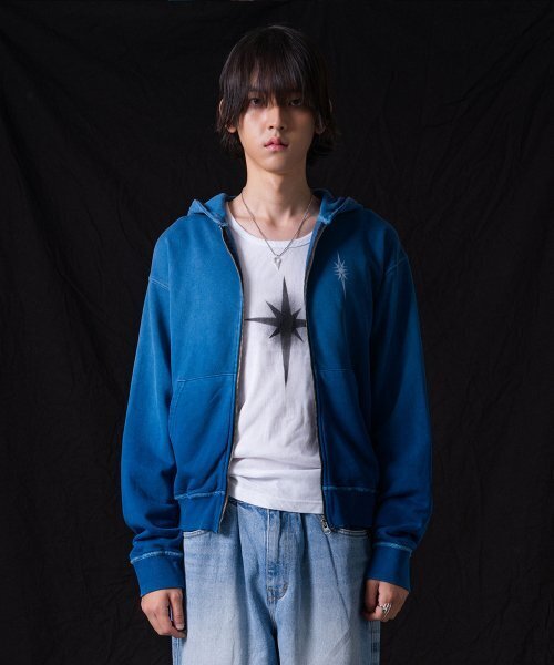 IUGAMAKARAS（イウガマカラス）の「Pigment Dyed Zip-Up Hoodie (Blue)（パーカー・レディース・その他・1/2）」の5枚目の写真