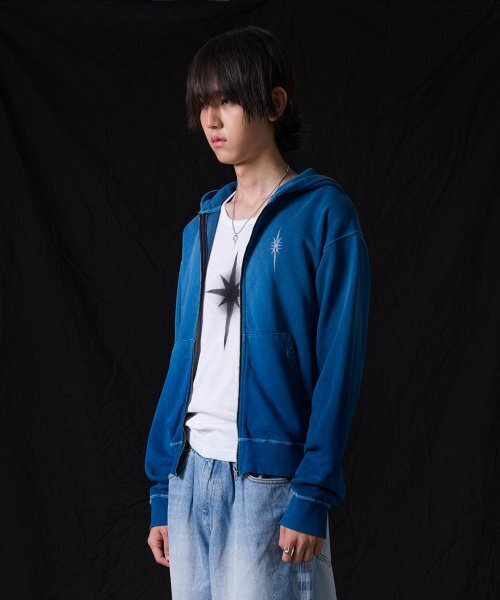 IUGAMAKARAS（イウガマカラス）の「Pigment Dyed Zip-Up Hoodie (Blue)（パーカー・レディース・その他・1/2）」の6枚目の写真