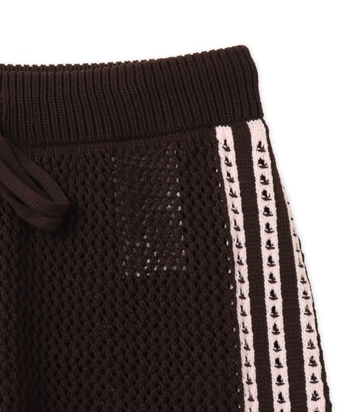 adidas(アディダス)の「adidas KNITTED CROCHET FIREBIRD TRACKPANTS / アディダス ニット クロッシュ ファイヤーバード トラックパンツ(その他パンツ・レディース・ブラウン・L/M/S)」の4枚目の写真