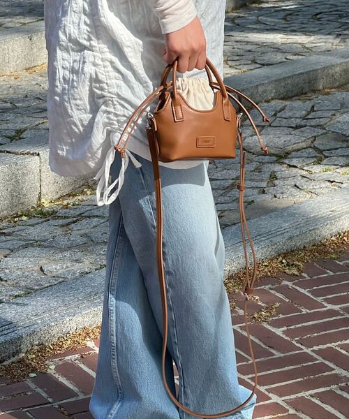 mur(ミュール)の「Maree Bag mini (8color)(メッセンジャーバッグ・レディース・ブラック/ダークブラウン/ブラウン/シルバー/イエロー/アイボリー/Cream/バーガンディー・FREE)」の12枚目の写真