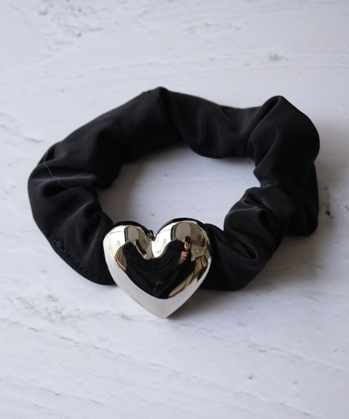 Port（ポート）の「【 Port / ポート 】 シルバー＆ゴールド メタルパーツ付 ブラック シュシュ #（ヘアゴム・レディース・シルバー系その他/ゴールド系その他/ブラック/ゴールド/シルバー・FREE）」の3枚目の写真