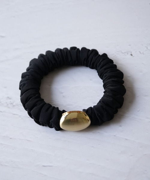 Port（ポート）の「【 Port / ポート 】 シルバー＆ゴールド メタルパーツ付 ブラック シュシュ #（ヘアゴム・レディース・シルバー系その他/ゴールド系その他/ブラック/ゴールド/シルバー・FREE）」の4枚目の写真