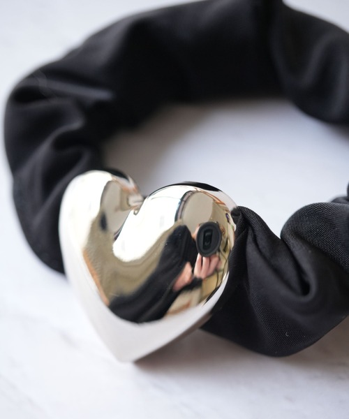 Port（ポート）の「【 Port / ポート 】 シルバー＆ゴールド メタルパーツ付 ブラック シュシュ #（ヘアゴム・レディース・シルバー系その他/ゴールド系その他/ブラック/ゴールド/シルバー・FREE）」の10枚目の写真