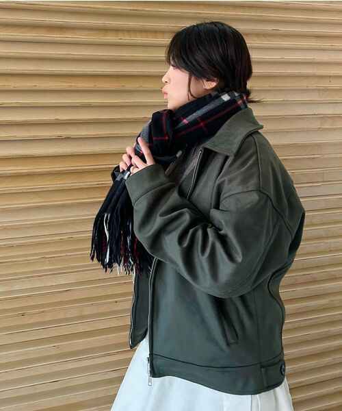 BLACK MOMENT（ブラックモーメント）の「フェイクスエードジップアップジャケット [カーキ]（ライダースジャケット・メンズ・カーキ・SMALL/MEDIUM/LARGE）」の4枚目の写真