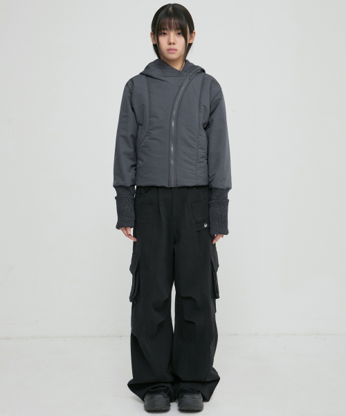 FLAREUP(フレアアップ)の「Hooded Asymmetrical Puffer Jacket (FL-053_Charcoal)(ダウンジャケット/コート・レディース・チャコール・OS)」の4枚目の写真