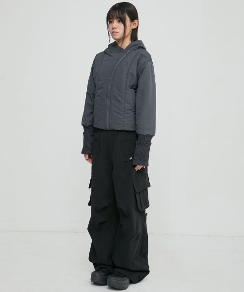 FLAREUP(フレアアップ)の「Hooded Asymmetrical Puffer Jacket (FL-053_Charcoal)(ダウンジャケット/コート・レディース・チャコール・OS)」の5枚目の写真