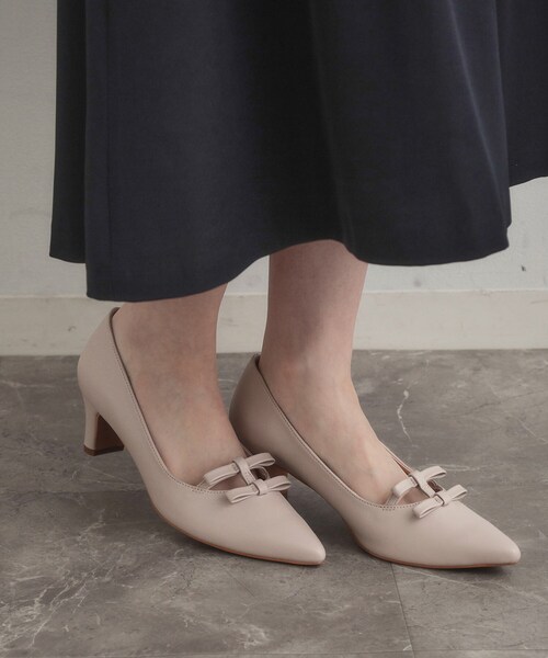 couture brooch（クチュールブローチ）の「ダブルリボンパンプス（パンプス・レディース・ブラック/ナチュラル・45/35/30）」の2枚目の写真
