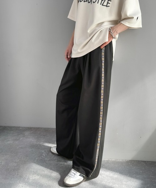 Java（ジャバ）の「《JaVaジャバコラボ》サイドラインで魅せる。裾ドロスト付き ジャカードブレード ツータックスラックス（スラックス・メンズ・グレー/ブラック・MEDIUM/LARGE/SMALL）」の6枚目の写真