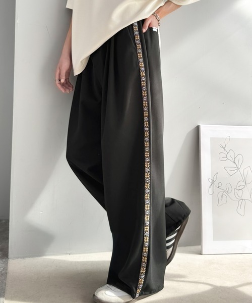 Java（ジャバ）の「《JaVaジャバコラボ》サイドラインで魅せる。裾ドロスト付き ジャカードブレード ツータックスラックス（スラックス・メンズ・グレー/ブラック・MEDIUM/LARGE/SMALL）」の5枚目の写真