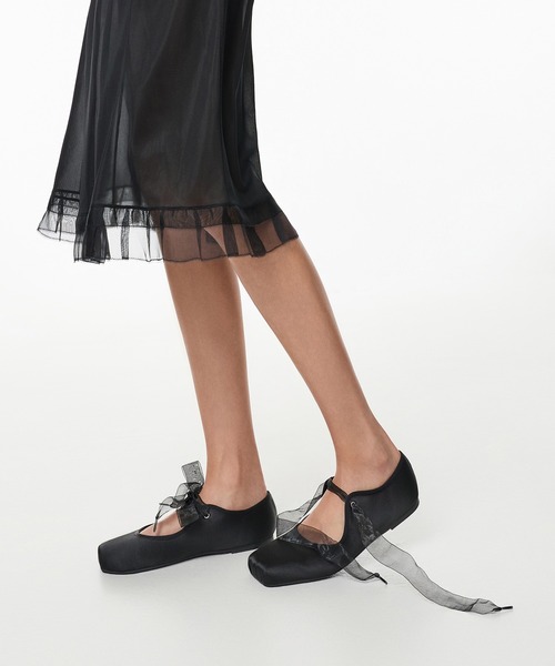 CHARLES & KEITH(チャールズ & キース)の「Camila カミラ スクエアメリージェーンフラット(パンプス・レディース・ライトブルー/ブラック系その他2・23.5cm/23cm/22.5cm/25.5cm/25cm/24.5cm)」の1枚目の写真