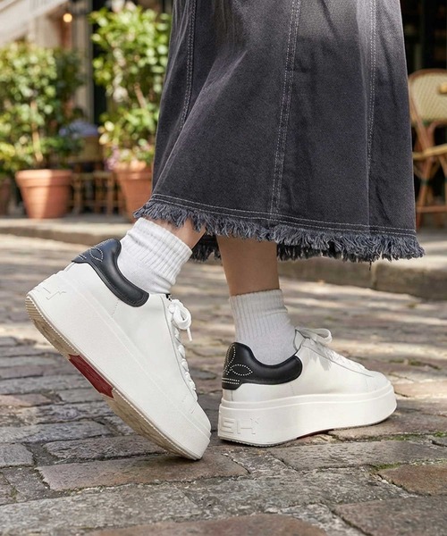 ASH(アッシュ)の「ASH/アッシュ【MOBY STUDS】厚底スタッズスニーカー ホワイトスニーカー ボリュームソール 6cmヒール(スニーカー・レディース・ホワイト×ブラック・35/36/37/38/39/40)」の1枚目の写真