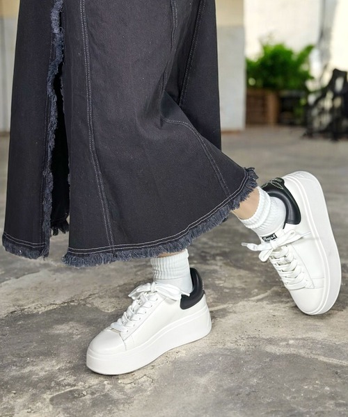 ASH(アッシュ)の「ASH/アッシュ【MOBY STUDS】厚底スタッズスニーカー ホワイトスニーカー ボリュームソール 6cmヒール(スニーカー・レディース・ホワイト×ブラック・35/36/37/38/39/40)」の7枚目の写真