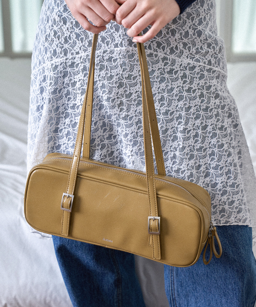 AMESWORLDWIDE（アメスワールドワイド）の「BUCKLE STRAP SHOULDER BAG OLIVE（ショルダーバッグ・レディース・その他・FREE）」の2枚目の写真
