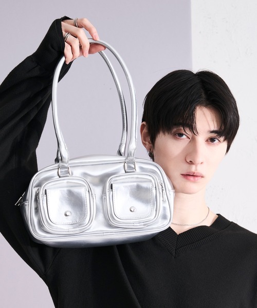 Ellno Loset(エルノロゼット)の「2ポケットラウンドショルダーバッグ(ショルダーバッグ・メンズ・シルバー/ブラック・FREE)」の14枚目の写真