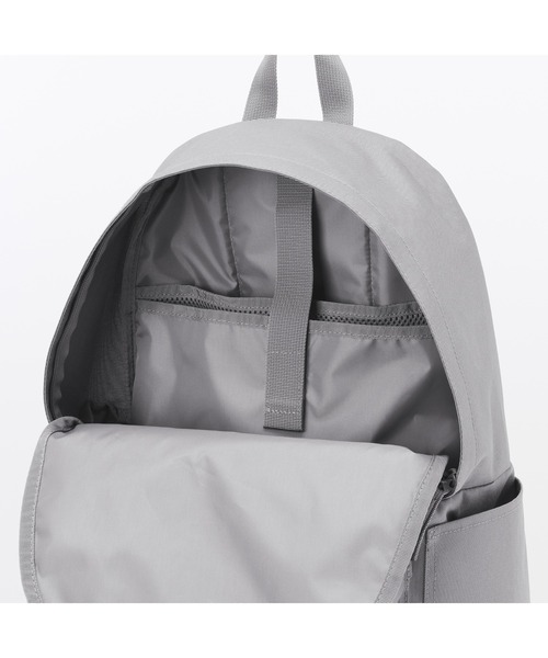 無印良品(ムジルシリョウヒン)の「肩の負担を軽くする 撥水 リュックサック(バックパック/リュック・レディース・グレー/ライトグリーン/ブルー系・FREE)」の7枚目の写真