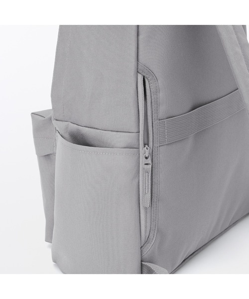 無印良品(ムジルシリョウヒン)の「肩の負担を軽くする 撥水 リュックサック(バックパック/リュック・レディース・グレー/ライトグリーン/ブルー系・FREE)」の9枚目の写真