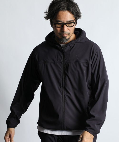 The DUFFER of ST.GEORGE（ザダファーオブセントジョージ）の「〔BLACK LABEL〕4WAY STRETCH HOODED BLOUSON：セットアップ対応 ストレッチ フーデッドブルゾン（ブルゾン・メンズ・チャコールグレー/ブラック・SMALL/MEDIUM/LARGE/X-LARGE）」の2枚目の写真