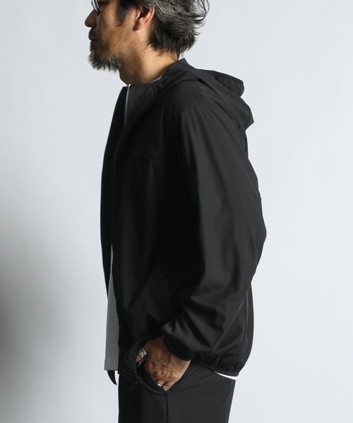 The DUFFER of ST.GEORGE（ザダファーオブセントジョージ）の「〔BLACK LABEL〕4WAY STRETCH HOODED BLOUSON：セットアップ対応 ストレッチ フーデッドブルゾン（ブルゾン・メンズ・チャコールグレー/ブラック・SMALL/MEDIUM/LARGE/X-LARGE）」の16枚目の写真