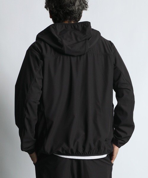 The DUFFER of ST.GEORGE（ザダファーオブセントジョージ）の「〔BLACK LABEL〕4WAY STRETCH HOODED BLOUSON：セットアップ対応 ストレッチ フーデッドブルゾン（ブルゾン・メンズ・チャコールグレー/ブラック・SMALL/MEDIUM/LARGE/X-LARGE）」の17枚目の写真