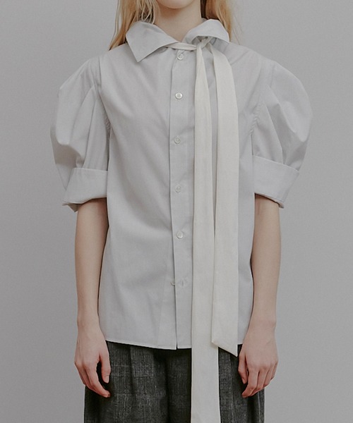 IRENENNE(アイレネ)の「タックスリーブショートスリーブシャツ / Tuck-Sleeve Short Sleeve Shirt(シャツ/ブラウス・レディース・オフホワイト/ライトイエロー/ライトブルー・36/38)」の9枚目の写真