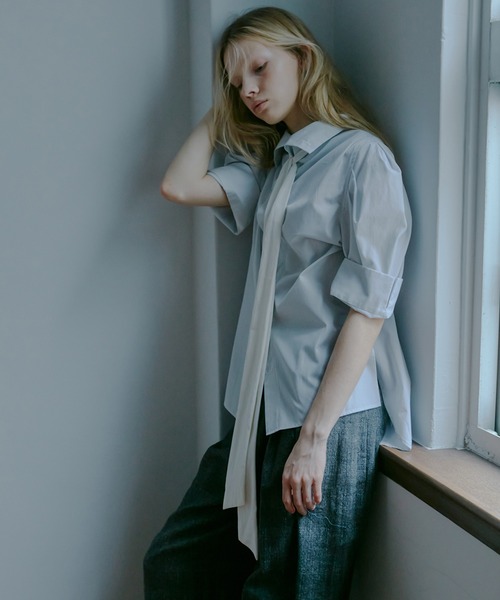 IRENENNE(アイレネ)の「タックスリーブショートスリーブシャツ / Tuck-Sleeve Short Sleeve Shirt(シャツ/ブラウス・レディース・オフホワイト/ライトイエロー/ライトブルー・36/38)」の5枚目の写真