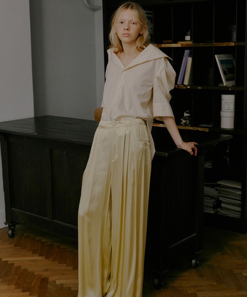 IRENENNE(アイレネ)の「タックスリーブショートスリーブシャツ / Tuck-Sleeve Short Sleeve Shirt(シャツ/ブラウス・レディース・オフホワイト/ライトイエロー/ライトブルー・36/38)」の12枚目の写真