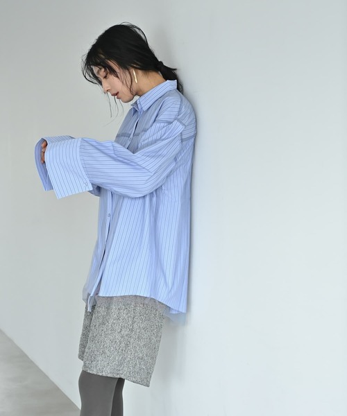 STYLE DELI（スタイルデリ）の「【BLK001】ブロード＆ストライプチュールかぶせシャツ（シャツ/ブラウス・レディース・ブルー・FREE）」の3枚目の写真