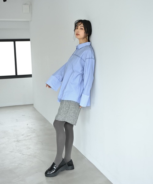 STYLE DELI（スタイルデリ）の「【BLK001】ブロード＆ストライプチュールかぶせシャツ（シャツ/ブラウス・レディース・ブルー・FREE）」の6枚目の写真