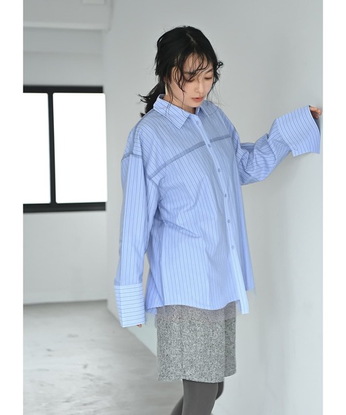 STYLE DELI（スタイルデリ）の「【BLK001】ブロード＆ストライプチュールかぶせシャツ（シャツ/ブラウス・レディース・ブルー・FREE）」の8枚目の写真