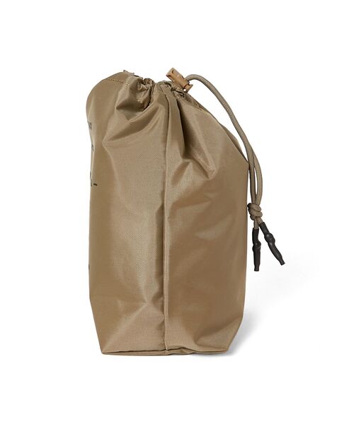 OUTDOOR PRODUCTS（アウトドアプロダクツ）の「N.HOOLYWOOD TPES × OUTDOOR PRODUCTS / DRAWSTRING BAG (SMALL)（ハンドバッグ・メンズ・ブラック/チャコール/ベージュ・ONE）」の14枚目の写真