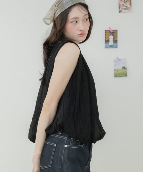 HEILIS(ヘイリス)の「シアーワッシャーバルーンノースリーブブラウス / ノースリーブブラウス シアーブラウス バルーントップス ギャザーブラウス ワッシャー加工 軽量トップス ノースリーブトップス ふんわりブラウス 夏トップス 韓国ファッション カジュアル フェミニン(シャツ/ブラウス・レディース・ブラック/オフホワイト/ブルー・FREE)」の6枚目の写真