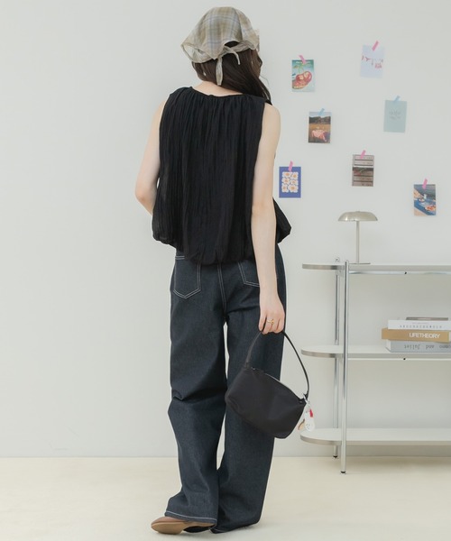 HEILIS(ヘイリス)の「シアーワッシャーバルーンノースリーブブラウス / ノースリーブブラウス シアーブラウス バルーントップス ギャザーブラウス ワッシャー加工 軽量トップス ノースリーブトップス ふんわりブラウス 夏トップス 韓国ファッション カジュアル フェミニン(シャツ/ブラウス・レディース・ブラック/オフホワイト/ブルー・FREE)」の11枚目の写真
