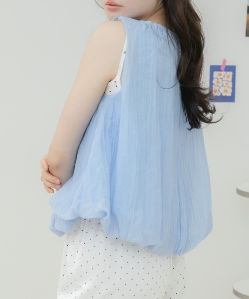 HEILIS(ヘイリス)の「シアーワッシャーバルーンノースリーブブラウス / ノースリーブブラウス シアーブラウス バルーントップス ギャザーブラウス ワッシャー加工 軽量トップス ノースリーブトップス ふんわりブラウス 夏トップス 韓国ファッション カジュアル フェミニン(シャツ/ブラウス・レディース・ブラック/オフホワイト/ブルー・FREE)」の21枚目の写真