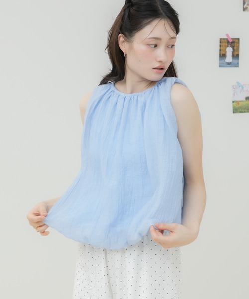 HEILIS(ヘイリス)の「シアーワッシャーバルーンノースリーブブラウス / ノースリーブブラウス シアーブラウス バルーントップス ギャザーブラウス ワッシャー加工 軽量トップス ノースリーブトップス ふんわりブラウス 夏トップス 韓国ファッション カジュアル フェミニン(シャツ/ブラウス・レディース・ブラック/オフホワイト/ブルー・FREE)」の22枚目の写真