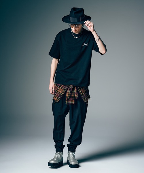 glamb(グラム)の「Shadow Stripe Tapered Slacks / シャドーストライプテーパードスラックス(スラックス・メンズ・グレー/ブラック・S/M/L)」の10枚目の写真