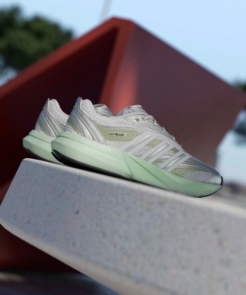 adidas（アディダス）の「ライトブレイズ グロー / Lightblaze Glow Shoes / アディダス adidas（スニーカー・レディース・グレー/ホワイト・22.5cm/23.0cm/23.5cm/24.0cm/24.5cm/25.0cm/26.0cm/25.5cm/26.5cm/27.0cm/27.5cm/28.0cm/22.0cm）」の13枚目の写真