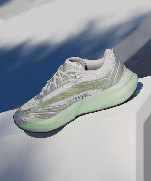 adidas（アディダス）の「ライトブレイズ グロー / Lightblaze Glow Shoes / アディダス adidas（スニーカー・レディース・グレー/ホワイト・22.5cm/23.0cm/23.5cm/24.0cm/24.5cm/25.0cm/26.0cm/25.5cm/26.5cm/27.0cm/27.5cm/28.0cm/22.0cm）」の14枚目の写真