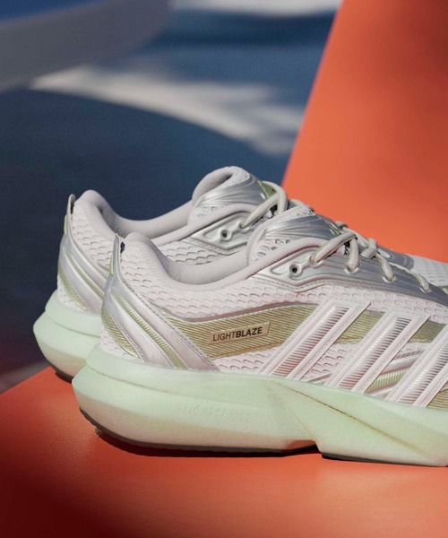 adidas（アディダス）の「ライトブレイズ グロー / Lightblaze Glow Shoes / アディダス adidas（スニーカー・レディース・グレー/ホワイト・22.5cm/23.0cm/23.5cm/24.0cm/24.5cm/25.0cm/26.0cm/25.5cm/26.5cm/27.0cm/27.5cm/28.0cm/22.0cm）」の16枚目の写真