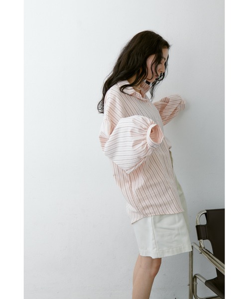 ANF.MUU（アンフムー）の「ボリュームスリーブストライプシャツ（シャツ/ブラウス・レディース・ブルー/イエロー/ピンク/ホワイト・FREE）」の21枚目の写真