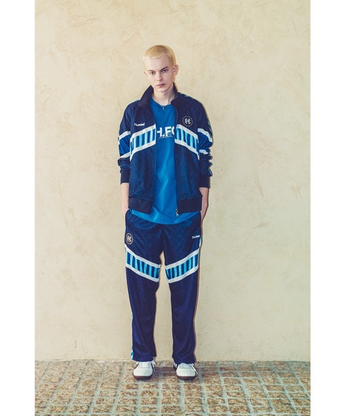 hummel（ヒュンメル）の「hummel/ヒュンメル H.FC ﾄﾗｯｸｼﾞｬｹｯﾄ（ジャージ・レディース・ブラック/ブルー/ベージュ・XL/M/L）」の22枚目の写真