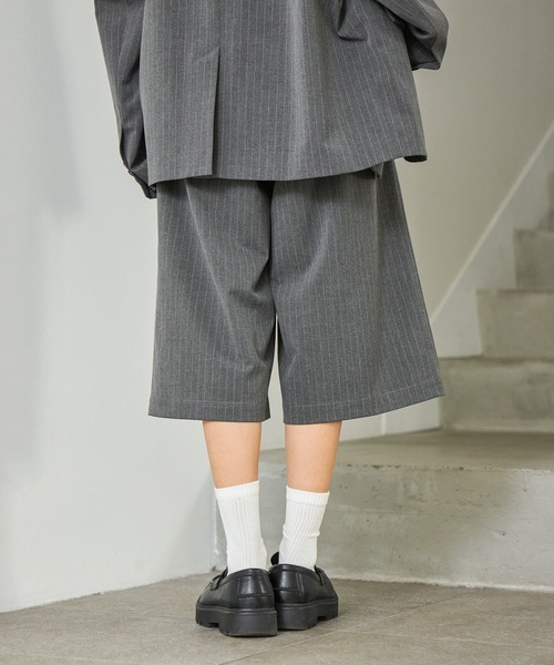 PBLIM（ページボーイリム）の「《UNISEX》【PBLIM/セットアップ対応】ストライプハーフパンツ（スラックス・レディース・ネイビー系/グレー系その他・LARGE/MEDIUM）」の6枚目の写真