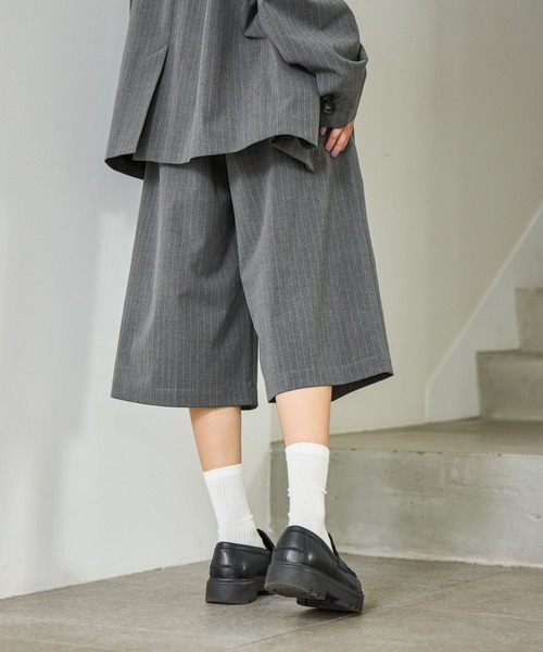 PBLIM（ページボーイリム）の「《UNISEX》【PBLIM/セットアップ対応】ストライプハーフパンツ（スラックス・レディース・ネイビー系/グレー系その他・LARGE/MEDIUM）」の7枚目の写真