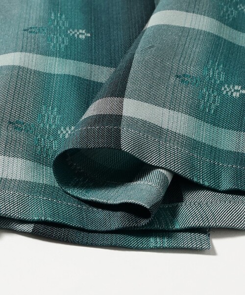 BEAMS PLUS(ビームスプラス)の「Open Collar Sashiko Ombre(シャツ/ブラウス・メンズ・ロイヤルブルー/ブラウン・SMALL/MEDIUM/X-LARGE/LARGE)」の7枚目の写真