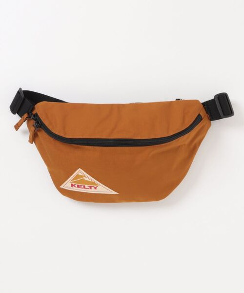 TSURUYA(ツルヤ)の「《KELTY》SLIM FANNY(ボディバッグ/ウエストポーチ・メンズ・オリーブ/ブラウン系その他/セージグリーン/マスタード・フリー)」の1枚目の写真