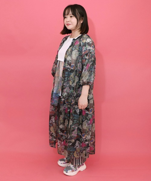 ScoLar（スカラー）の「161674：花ネコ柄シアー素材ティアードシャツワンピ（シャツワンピース・レディース・ネイビー/ブラック・M）」の3枚目の写真